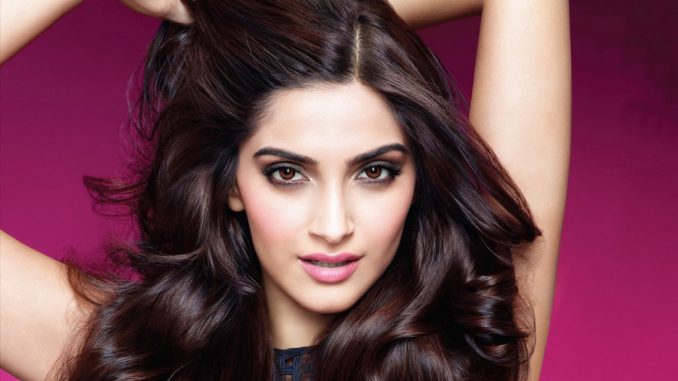 images_Cinema_Masala_Sonam Kapoor 8 Big Size